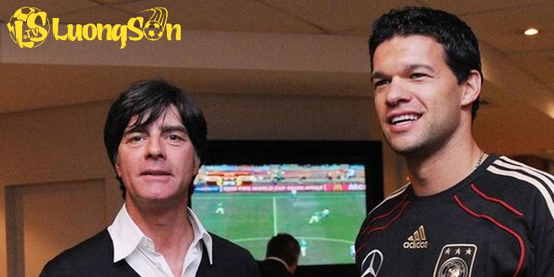 Michael Ballack phản ứng gay gắt để giành lại băng đội trưởng